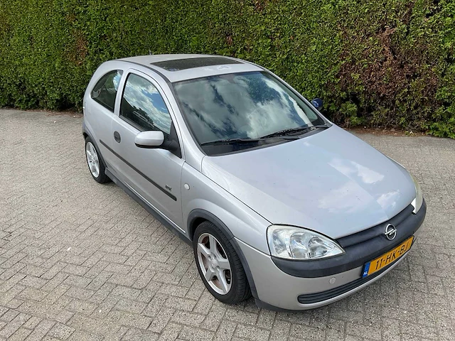 Opel corsa 11-hk-bj - afbeelding 32 van  37