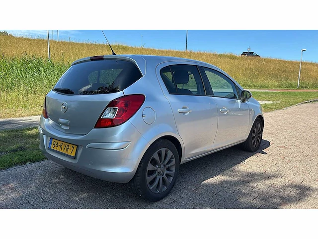 Opel corsa 1.2-16v 111 edition 2010 | 84-kvr-7 i - afbeelding 8 van  16