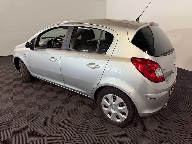 Opel corsa 1.2-16v 111 edition, tn-081-l - afbeelding 9 van  16