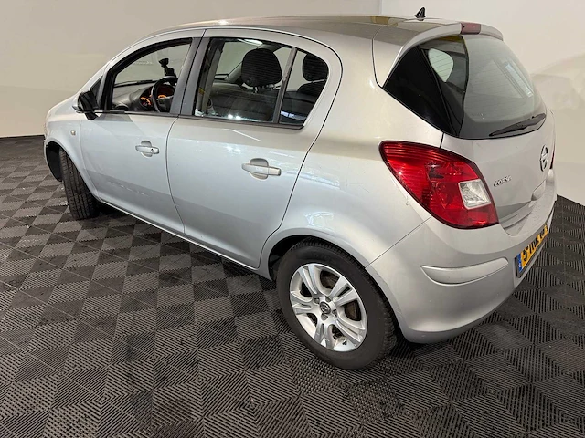 Opel corsa 1.2-16v ann. edition, 5-thl-16 - afbeelding 12 van  19