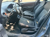 Opel corsa 1.2-16v business , 95-xj-sp - afbeelding 2 van  15