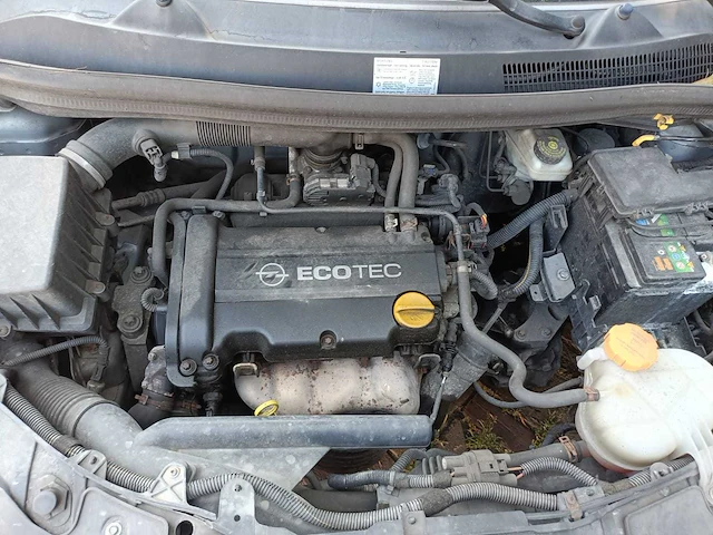 Opel corsa 1.2-16v business , 95-xj-sp - afbeelding 7 van  15