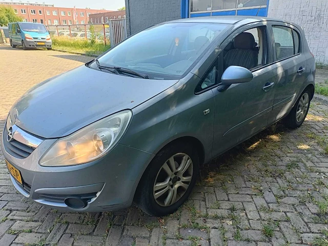 Opel corsa 1.2-16v business , 95-xj-sp - afbeelding 1 van  15