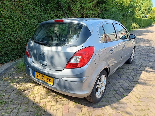 Opel corsa 1.2-16v business , 95-xj-sp - afbeelding 9 van  15