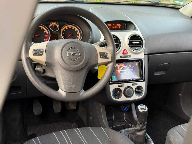 Opel corsa 1.2-16v business , 96-gsg-3 - afbeelding 9 van  11