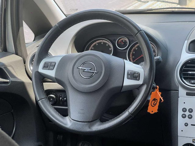 Opel corsa 1.2-16v color edition car 2013 | xs-455-l - afbeelding 5 van  24