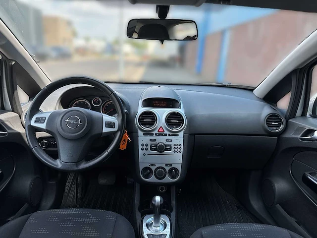 Opel corsa 1.2-16v color edition car 2013 | xs-455-l - afbeelding 16 van  24