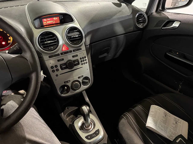 Opel corsa 1.2-16v cosmo, 45-tjl-8 - afbeelding 3 van  13