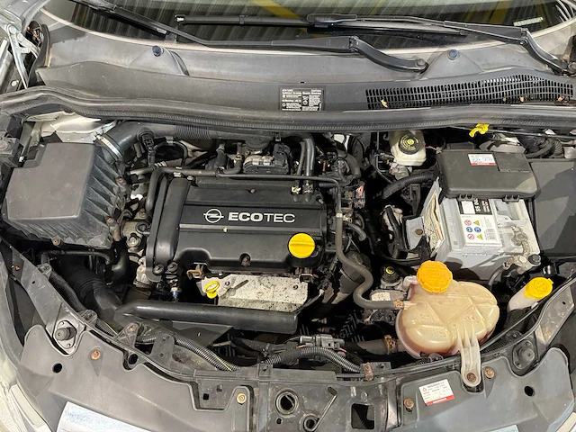Opel corsa 1.2-16v cosmo, 45-tjl-8 - afbeelding 4 van  13