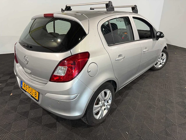 Opel corsa 1.2-16v cosmo, 45-tjl-8 - afbeelding 9 van  13