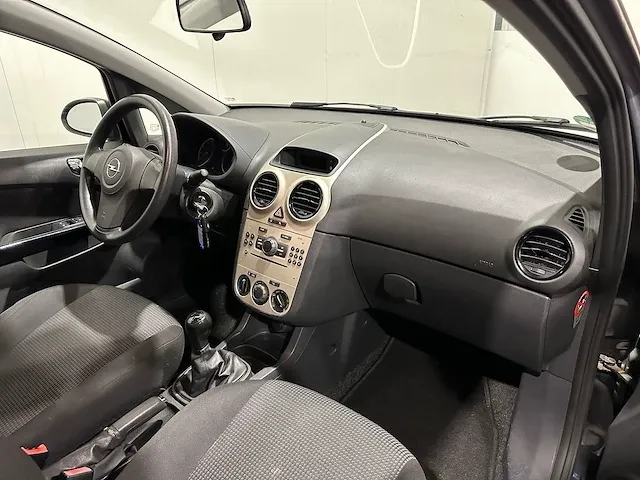 Opel corsa 1.2-16v edition j-086-hr - afbeelding 3 van  19