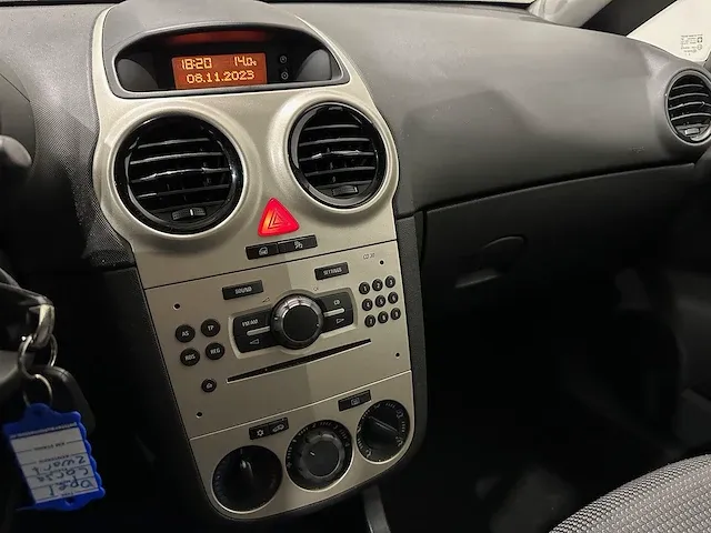 Opel corsa 1.2-16v edition j-086-hr - afbeelding 7 van  19