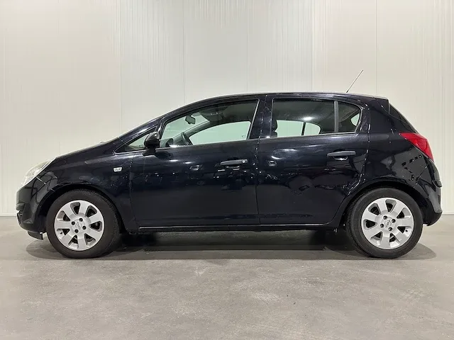Opel corsa 1.2-16v edition j-086-hr - afbeelding 1 van  19