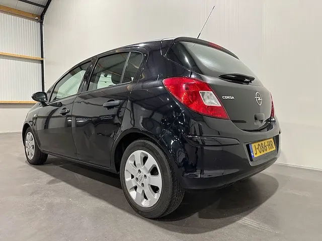 Opel corsa 1.2-16v edition j-086-hr - afbeelding 13 van  19