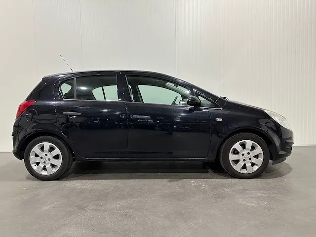 Opel corsa 1.2-16v edition j-086-hr - afbeelding 16 van  19