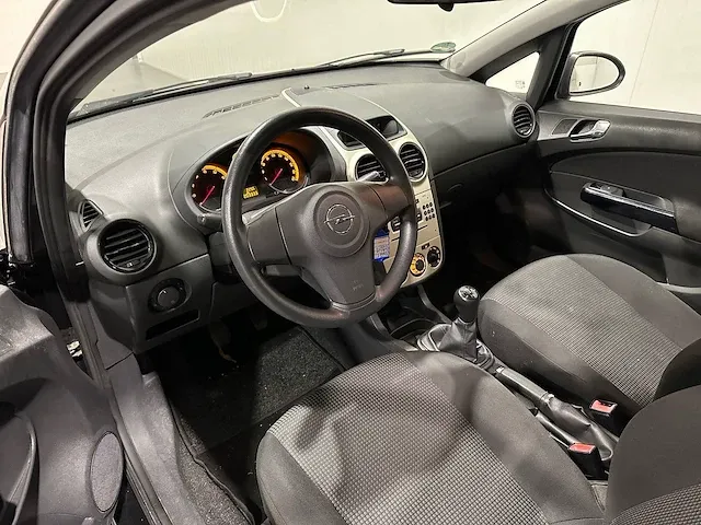 Opel corsa 1.2-16v edition j-086-hr - afbeelding 19 van  19