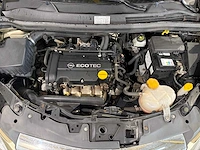 Opel corsa 1.2-16v enjoy, 61-xr-db - afbeelding 3 van  12