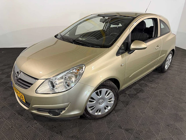 Opel corsa 1.2-16v enjoy, 61-xr-db - afbeelding 1 van  12
