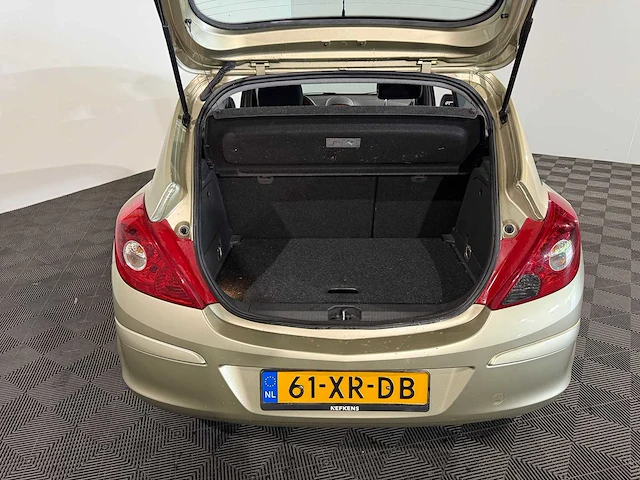 Opel corsa 1.2-16v enjoy, 61-xr-db - afbeelding 7 van  12