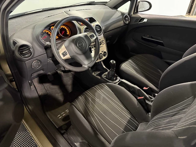 Opel corsa 1.2-16v enjoy, 61-xr-db - afbeelding 10 van  12