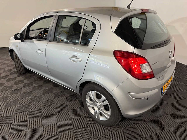 Opel corsa 1.2-16v rhythm, 5-kbb-41 - afbeelding 7 van  14