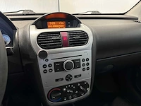 Opel corsa 1.2-16v silverline 60-sz-rs - afbeelding 15 van  21