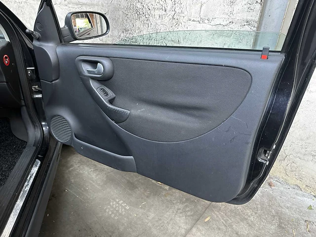 Opel corsa 1.2-16v silverline 80pk 2006, 95-sp-bz - afbeelding 24 van  36