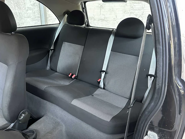 Opel corsa 1.2-16v silverline 80pk 2006, 95-sp-bz - afbeelding 26 van  36