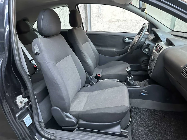 Opel corsa 1.2-16v silverline 80pk 2006, 95-sp-bz - afbeelding 27 van  36