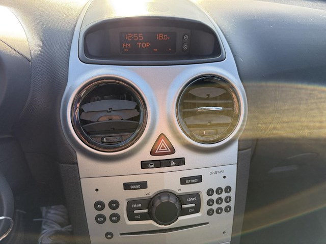 Opel corsa 1.2i essentia,2009 - afbeelding 2 van  30