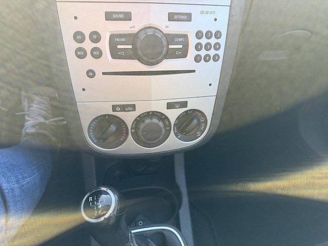 Opel corsa 1.2i essentia,2009 - afbeelding 3 van  30