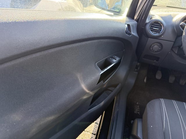 Opel corsa 1.2i essentia,2009 - afbeelding 27 van  30