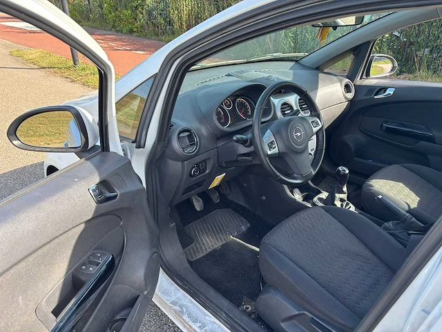 Opel corsa 1.3 cdti ecoflex s/s cosmo 2013 | 7-kzj-84 - afbeelding 4 van  9