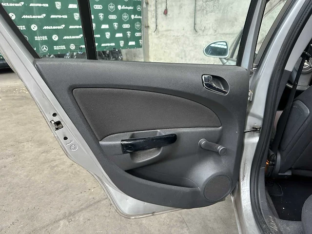 Opel corsa 1.4-16v bns sport 90pk 2007, 70-xh-jk - afbeelding 24 van  40