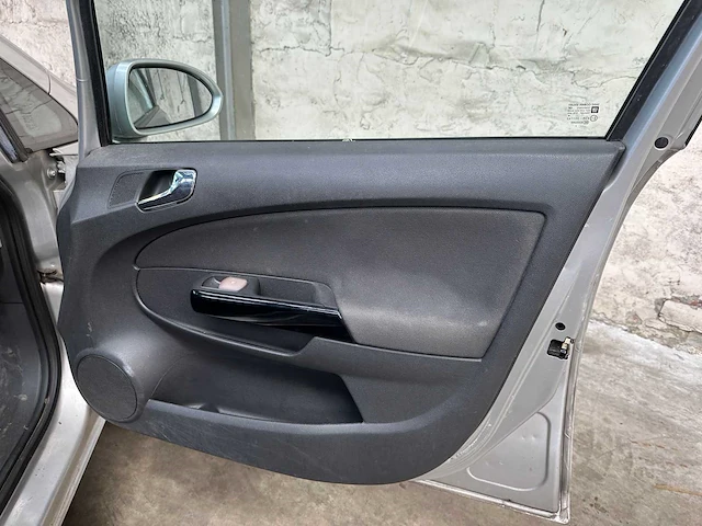 Opel corsa 1.4-16v bns sport 90pk 2007, 70-xh-jk - afbeelding 27 van  40