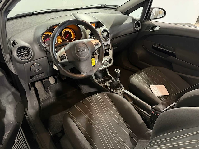 Opel corsa 1.4-16v business, 15-hnr-4 - afbeelding 14 van  15