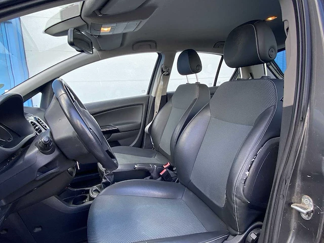 Opel corsa 1.4 16v cosmo 2010 | 46-nlg-5 - afbeelding 2 van  32