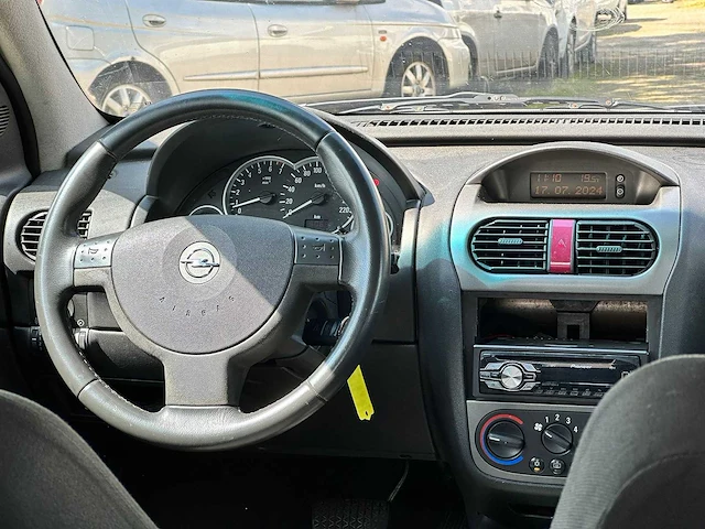 Opel corsa 1.4 16v cosmo semi-automaat, 38-nn-hd - afbeelding 2 van  16