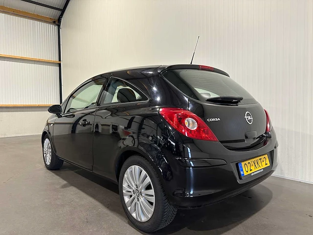 Opel corsa 1.4-16v edition 02-xkt-2 - afbeelding 18 van  24