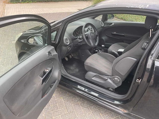 Opel corsa 1.4-16v edition personenauto - afbeelding 2 van  16