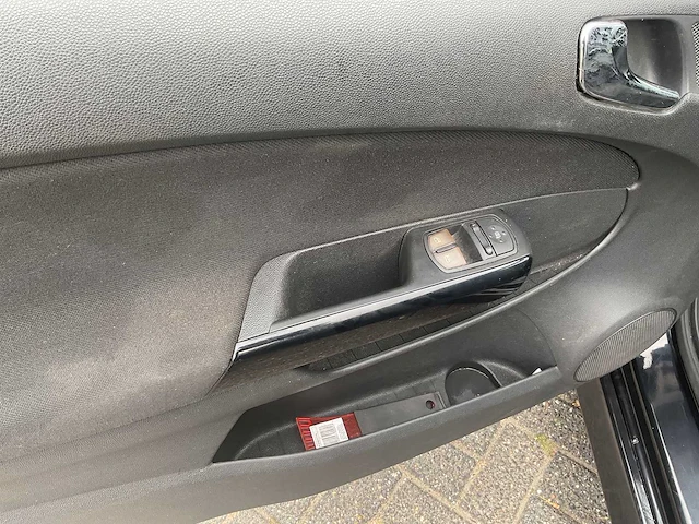Opel corsa 1.4-16v edition personenauto - afbeelding 4 van  16