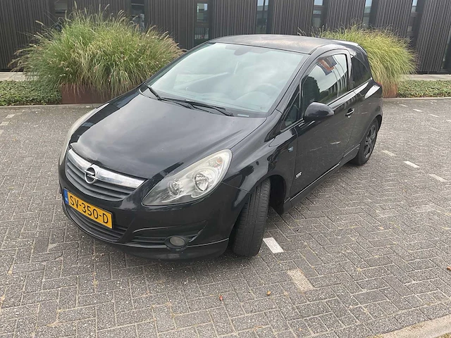 Opel corsa 1.4-16v edition personenauto - afbeelding 1 van  16