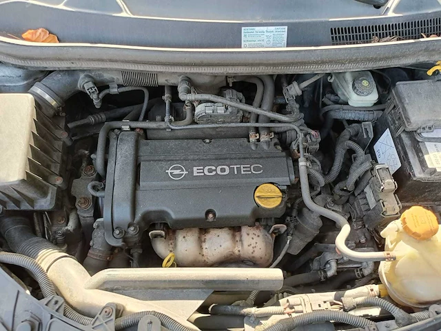 Opel corsa 1.4-16v enjoy , 12-zf-gf - afbeelding 8 van  16