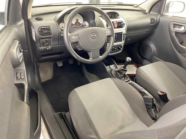 Opel corsa 1.4-16v silverline 2005 | 99-rz-nl - afbeelding 9 van  20