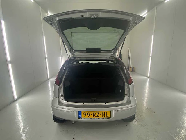 Opel corsa 1.4-16v silverline 2005 | 99-rz-nl - afbeelding 11 van  20