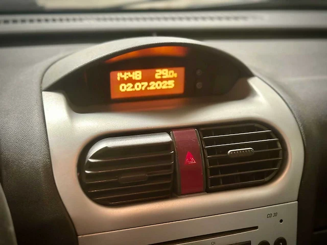 Opel corsa 1.4 16v silverline, 98-sl-xr - afbeelding 2 van  13