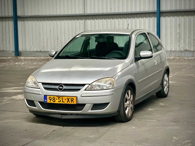 Opel corsa 1.4 16v silverline, 98-sl-xr - afbeelding 1 van  13