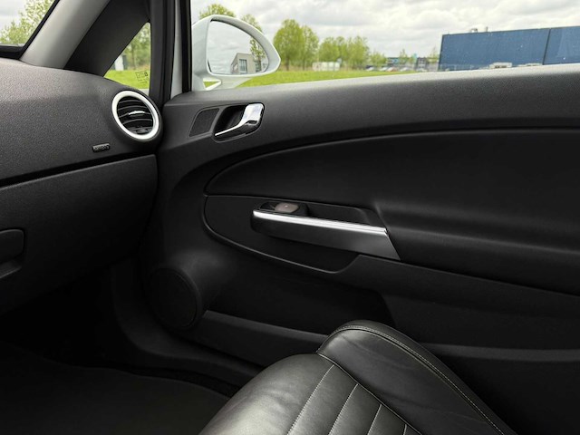 Opel corsa 1.6 16v turbo opc, z-427-lb - afbeelding 4 van  19