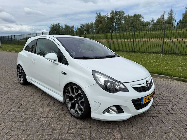 Opel corsa 1.6 16v turbo opc, z-427-lb - afbeelding 13 van  19