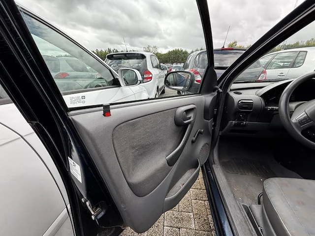 Opel corsa,2002 - afbeelding 33 van  36